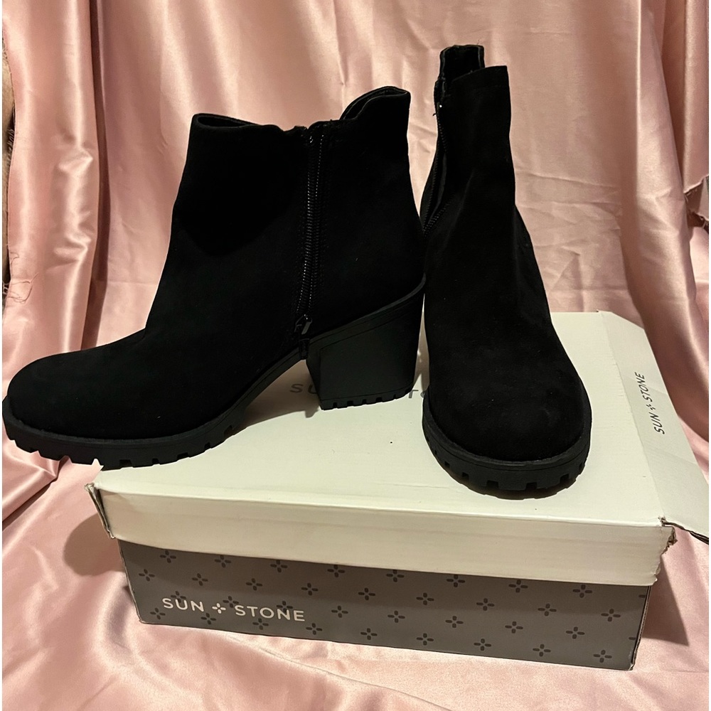 Black Boots, Sun & Stone